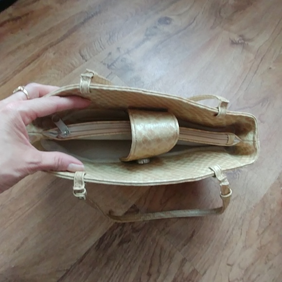 Handbag - Picture 4 of 6